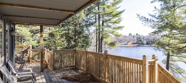 Boyd's Cabin Retreat - A Rustic Muskoka Treasure in Bracebridge