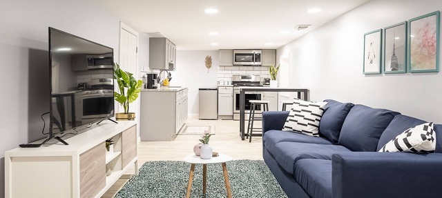BR - Modern and Comfy 1BR Apartment in Logan Square! in Chicago