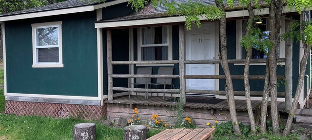 Cabin 11: Our Largest Cabin — Two Queens & Room for the Family in Silver Lake