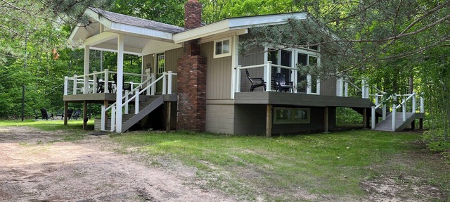 CABIN 14: Summer in Northern Michigan in Elmira