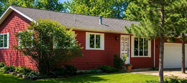 Cabin 32-1 Queen 1 Full Standard-Woodland Motor Lodge in Grayling