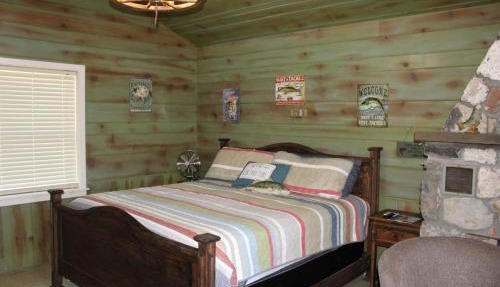 Cabin Four On Stony Point in Jay