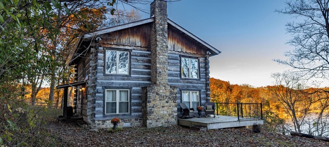 Cabin on Versailles State Park Lake in Versailles