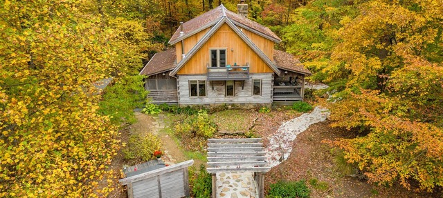 Cabin Porch Paradise-Elevated Wilderness, Hot Tub & 2 Kings in Unionville