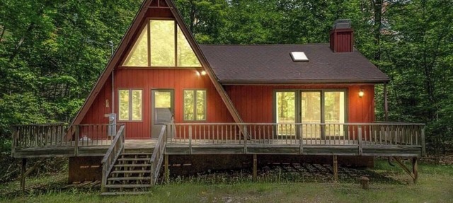 Cave Point A-Frame, updated and funky! in Sturgeon Bay