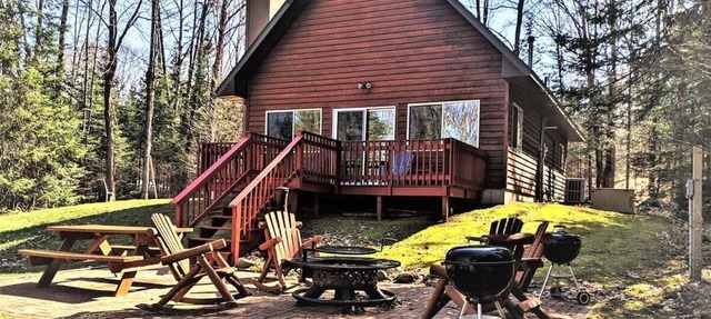 Cedar Lodge - Located on te Shores of the Flambeau River! in Park Falls
