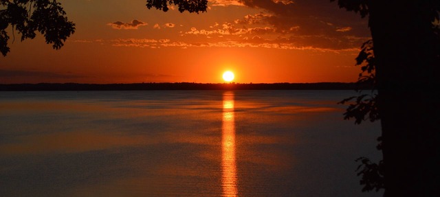 Charming 2-bedroom cottage on Lake Koshkonong in Fort Atkinson, Wi. in Fort Atkinson