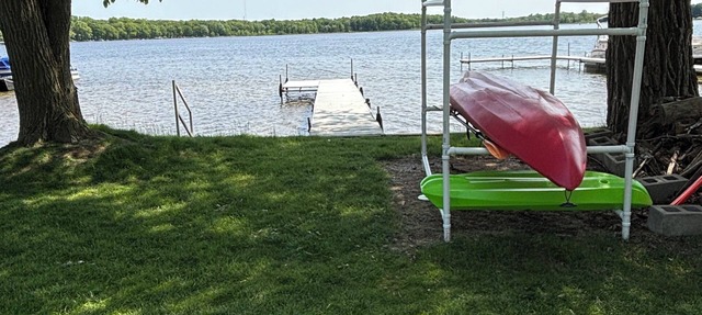 Charming 2-bedroom Lakefront House with Upnorth Feel in gregory