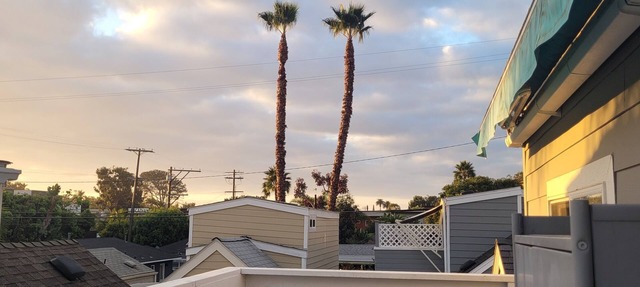 Charming 2bed/1.5bath w/double deck updated mobile home in fabulous Leucadia! in Encinitas