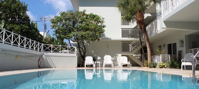Charming Apartment Steps from the Beach in Key Biscayne