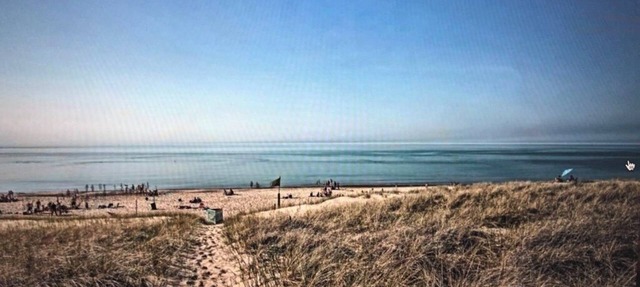 Charming Beachfront Home, large backyard and deck, walk over dune to stop2 beach in Michigan City