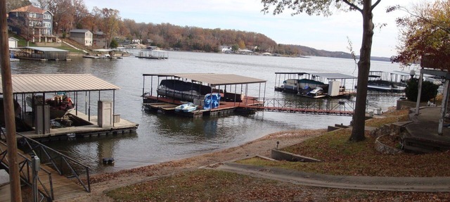 Charming Lake View Cabin Retreat Near Captain Ron's Resort, Lake of the Ozarks in Sunrise Beach