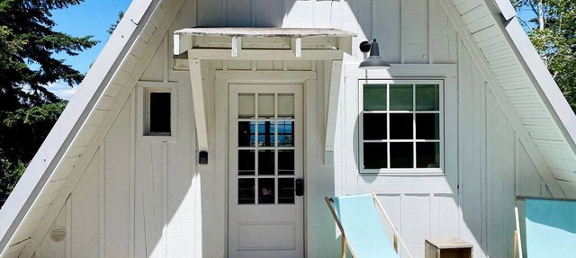 Charming Pet-Friendly A-Frame Studio with Breathtaking Mountain Views in Hood River County, OR in Hood River