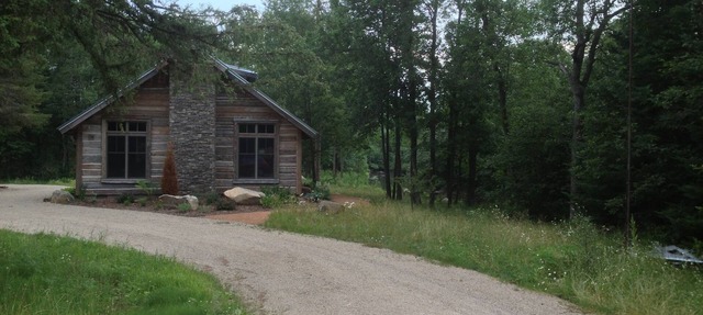 Charming Riverfront Log Cabin ~ River Paradise! in Dunbar