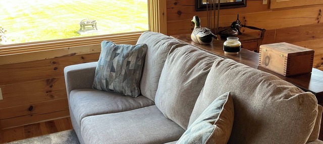 Charming secluded 2-bedroom cabin with WiFi, AC in peaceful Richland Center in Richland Center
