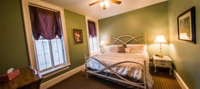 Charming suiteThe Van Cleve-King bed-Spacious in Glendale