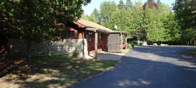 Cheboygan River front Home near Mullet Lake; Quiet, Private setting in Cheboygan