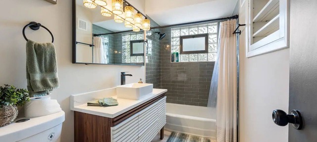 Chic & Stylish 3-bedroom house in Palos Heights in Palos Heights