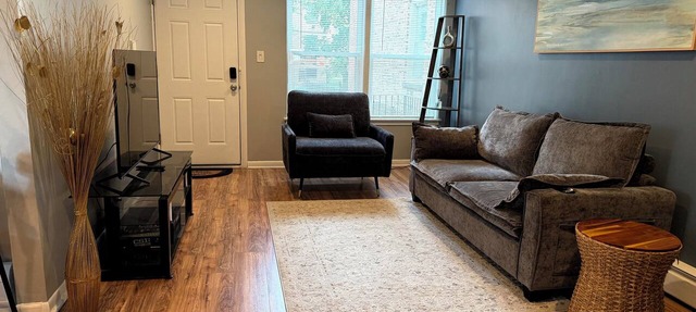 Chicago 1BR Near Lake Michigan & Pratt Beach – Free Parking in Chicago