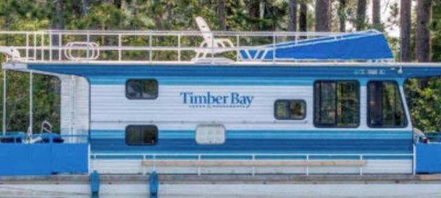Classic Bunkhouse on the water: The Seagull Houseboat in Babbitt