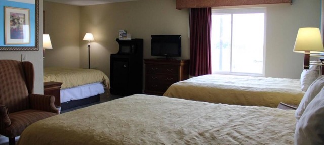 Comfort and Convenience! 3 Affordable Units, Free Parking, Near Riverbend Park in Mount Vernon