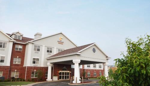 Comfort Suites Milwaukee Airport in Oak Creek