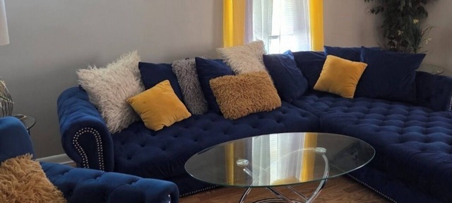 Comfortable 3BR Getaway w/Bonus Attic Lounge to Relax in Calumet Park