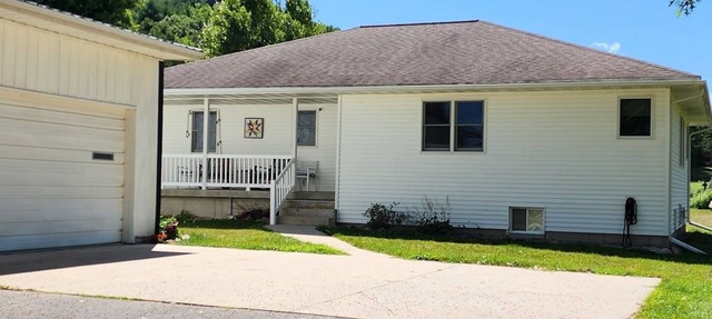 ~Comfy~Cozy~ Friendly Neighborhood! in Decorah