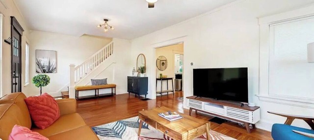 Completely Updated Home-sleeps 6-Centrally Located in Cincinnati