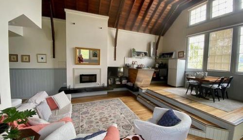 Convent Franklin - Schoolhouse Apartment in Franklin