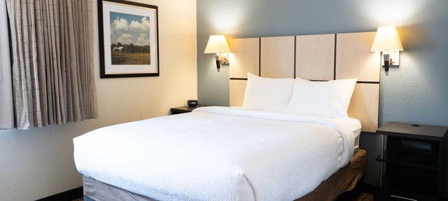 Coratel Suites Extended Stay MSP Airport Minneapolis-Queen Suite Kitchenette NS in Richfield