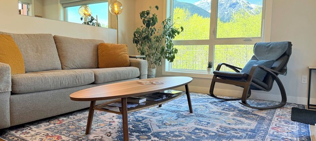 Couple's Hideaway + Private Patio + Pool + Bike Storage + Parking Garage in Dead Man's Flats