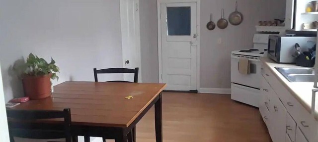 Cozy 1 Bedroom in Highland Square, pets welcome! in Akron