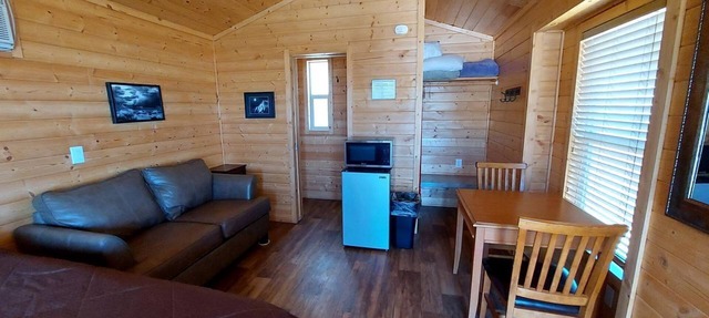 Cozy Cabin for Two in Escalante, Utah - Perfect for a Romantic Mountain Getaway in Escalante