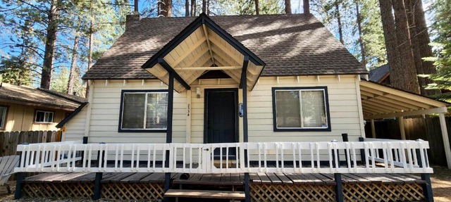 Cozy central Tahoe cabin, 2br/2ba/3bed near Heavenly Ski Resort in South Lake Tahoe