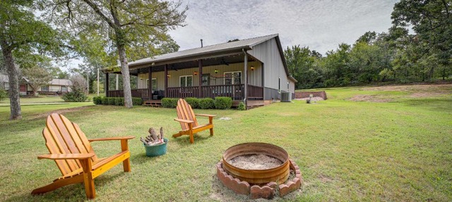 Cozy Checotah Retreat w/Deck Near Eufaula Lake in Checotah