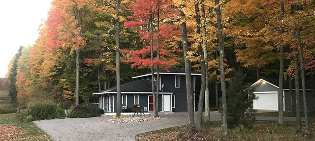 Cozy Family Cabin in Schuss Village-Book now for Fall & Winter fun! in Bellaire
