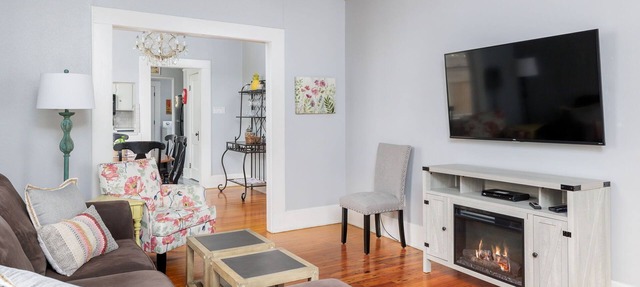 Cozy Little Cottage in Old Town in Georgetown