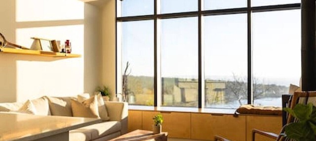 Cozy Oceanfront Escape with Hot Tub in Chester