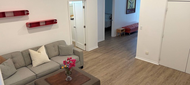 Cozy, recently renovated, 2-bedroom, full kitchen ADU in West Los Angeles! in Los Angeles