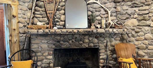 Cozy Stone Cottage overlooking Smith Lake in Marcell