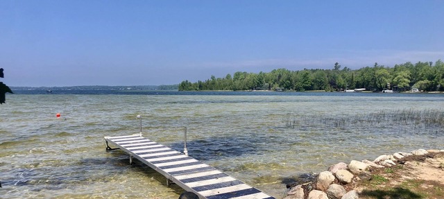 Cozy waterfront sunset cottage on Lake Leelanau. Air, Near Leland. in Lake Leelanau