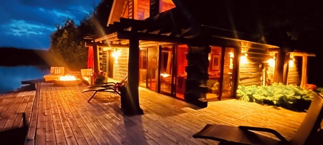 Cozy Winter Escape on Round Lake ~ Near Boyne Highlands & Nubs Nob in Harbor Springs