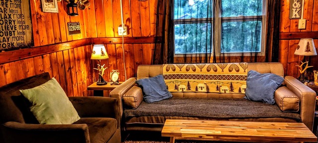 Cute Cabin Available In St. Helen, ATV trails are calling your name! Book now! in St. Helen