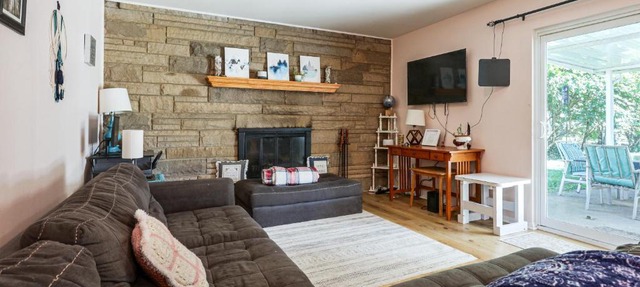 Dayton Area Extended Stay w/Half-Acre Garden in Dayton