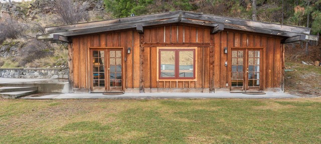 Deep Water Cabin - Secluded Getaway in Chelan