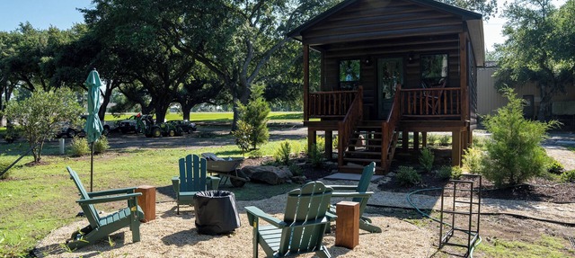 Deluxe Rustic Tiny Cabin in Broussard