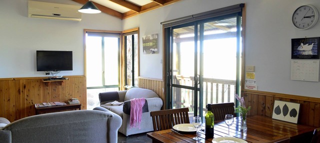 Diamond Forest Farm Stay, Pet Friendly cottages in Middlesex