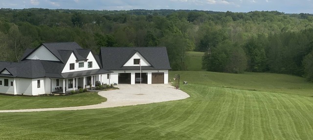 Direct path of Eclipse 2024. 5,000sqft home inground Pool 27acres hiking trails. in Bloomfield