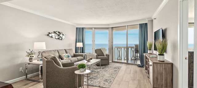 Directly on ocean! Luxury 12th floor condo in Ormond Beach